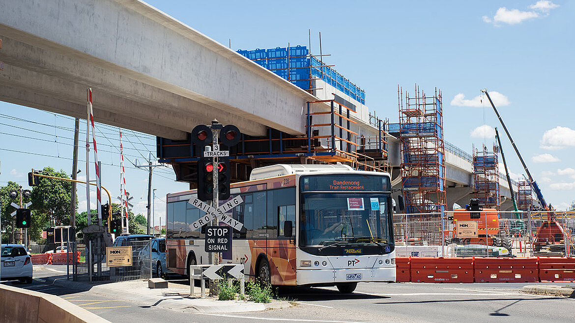 Bus auf einer Baustelle Bus auf einer Baustelle | insights by LAMILUX