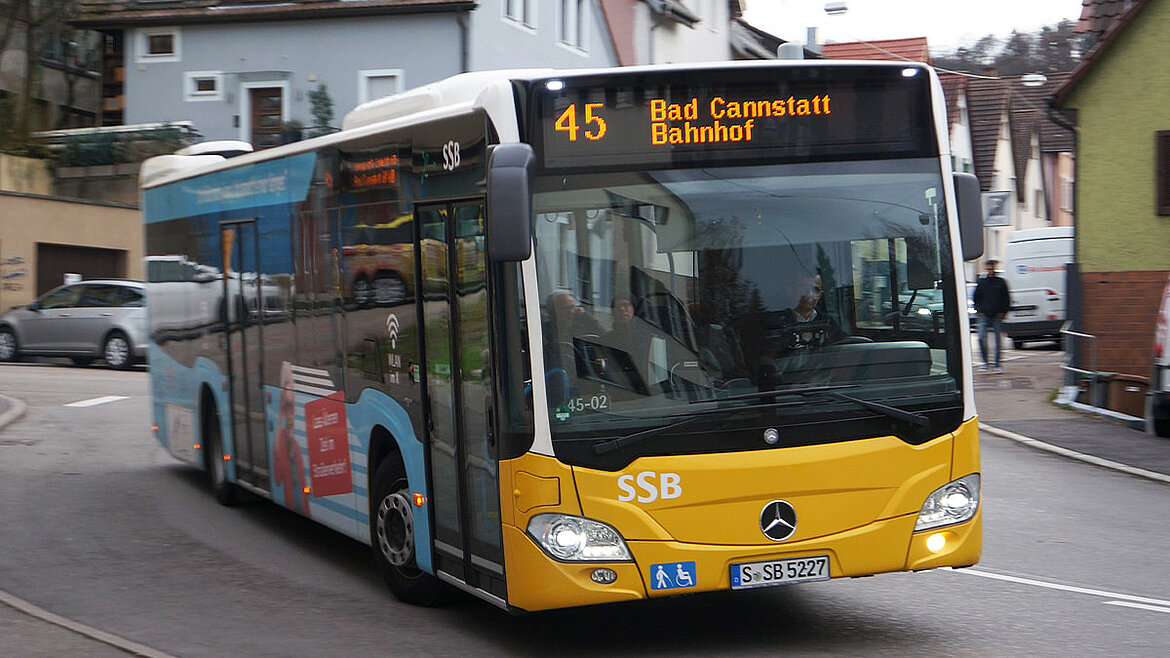 Kombibus im Straßenverkehr Kombibus im Straßenverkehr | insights by LAMILUX